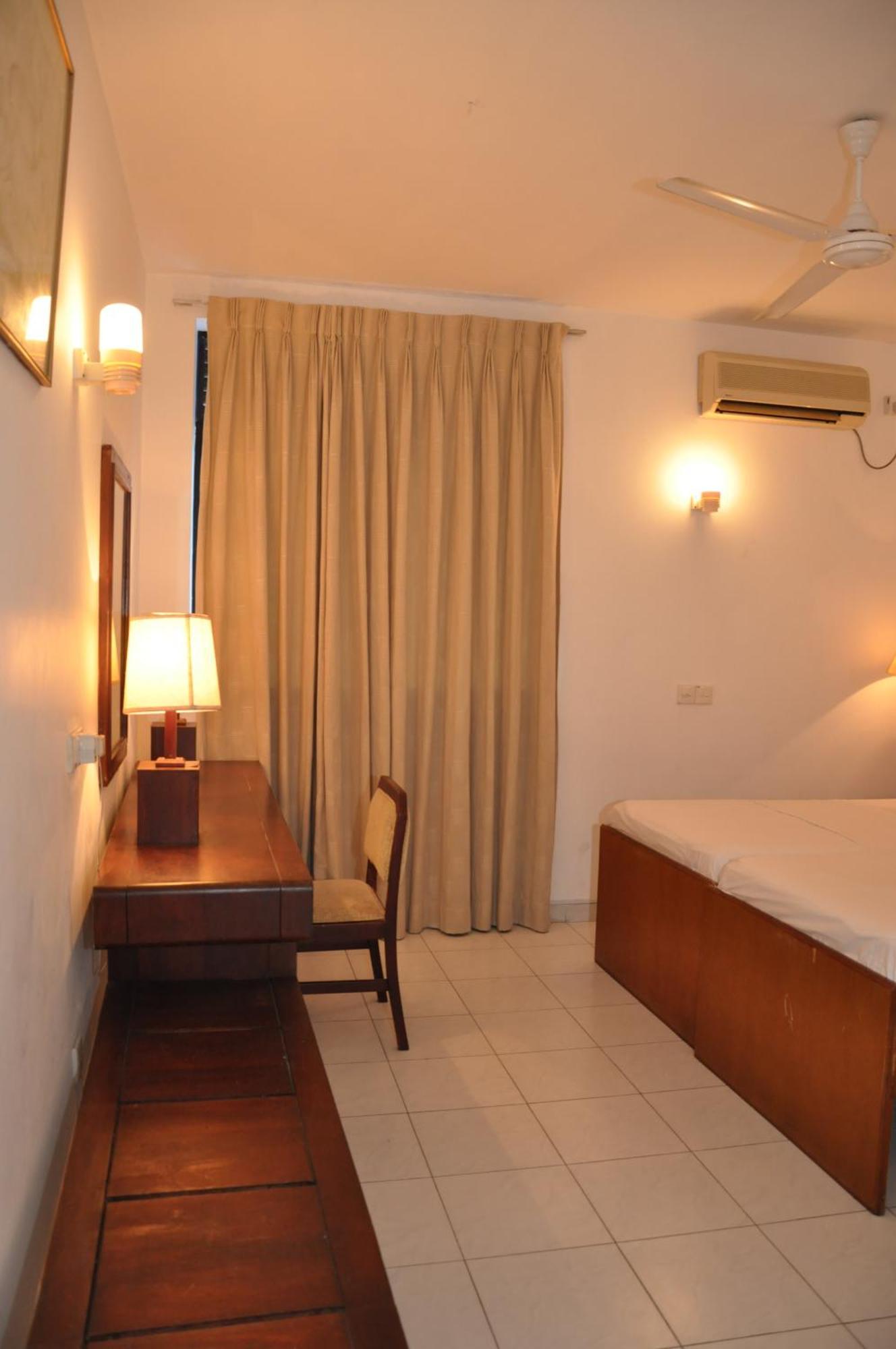 Ykd Tourist Rest Hikkaduwa Hotel ภายนอก รูปภาพ
