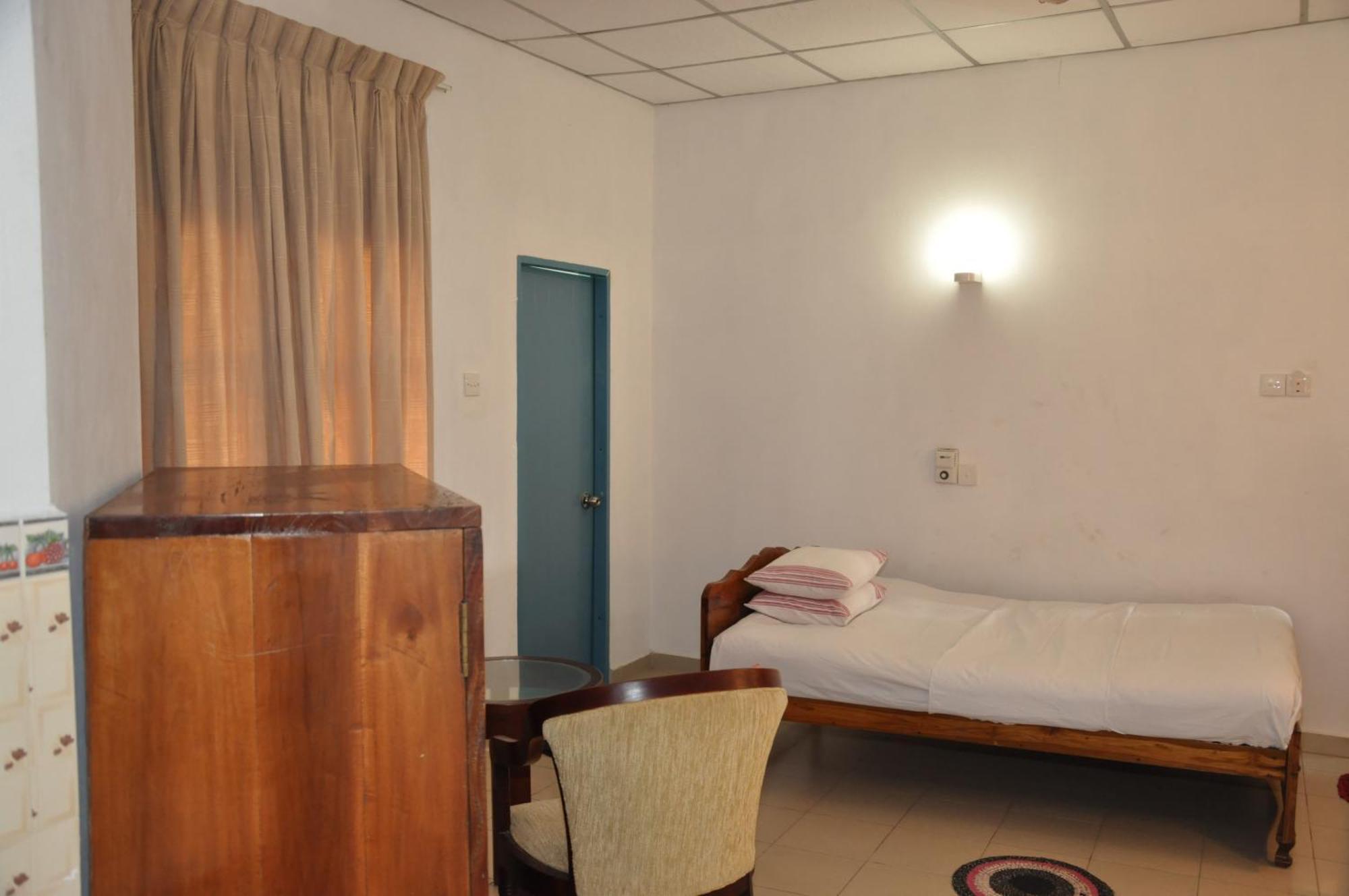 Ykd Tourist Rest Hikkaduwa Hotel ภายนอก รูปภาพ