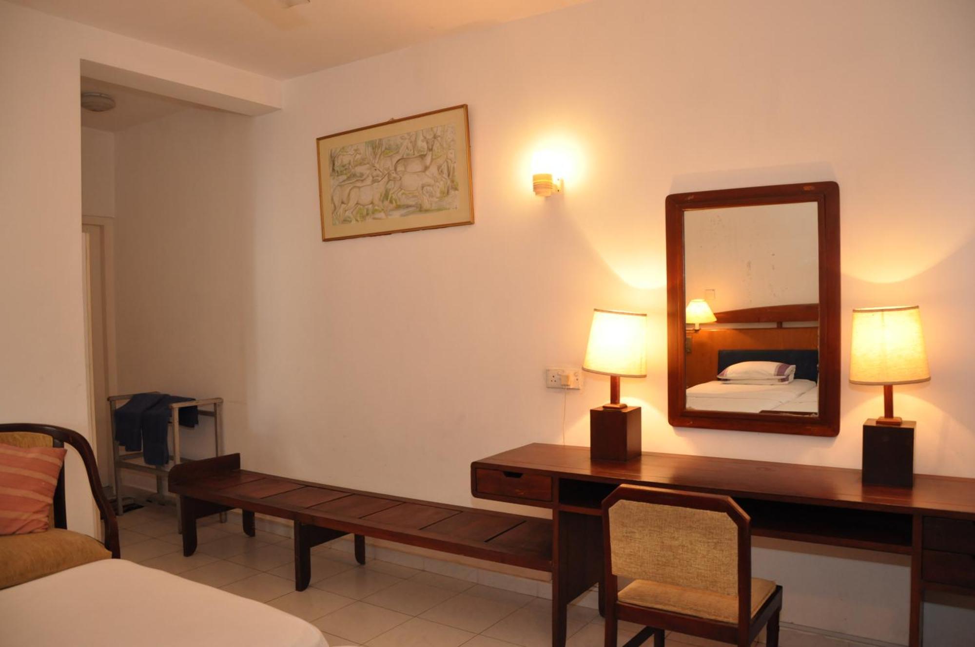 Ykd Tourist Rest Hikkaduwa Hotel ภายนอก รูปภาพ