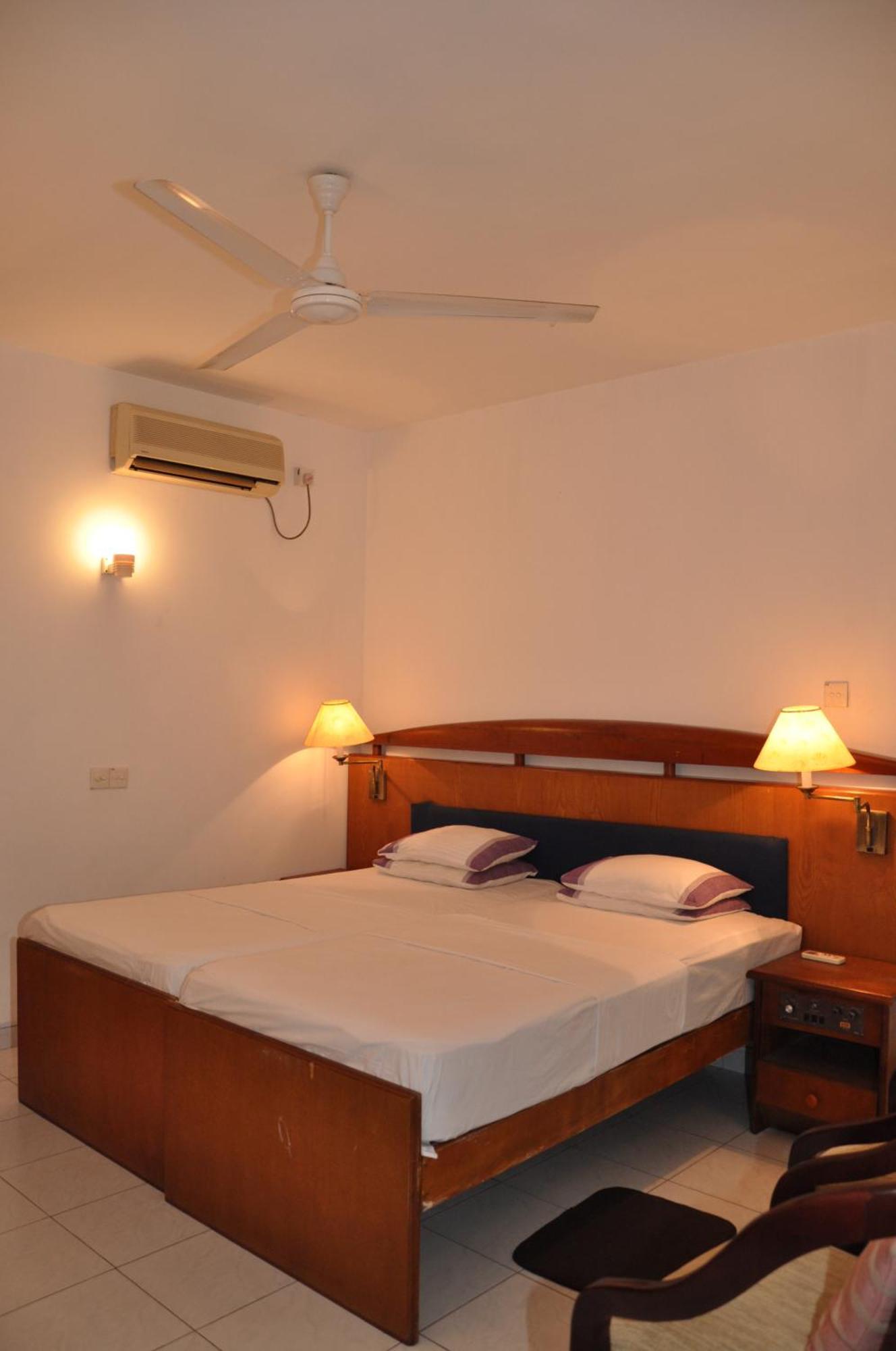 Ykd Tourist Rest Hikkaduwa Hotel ภายนอก รูปภาพ
