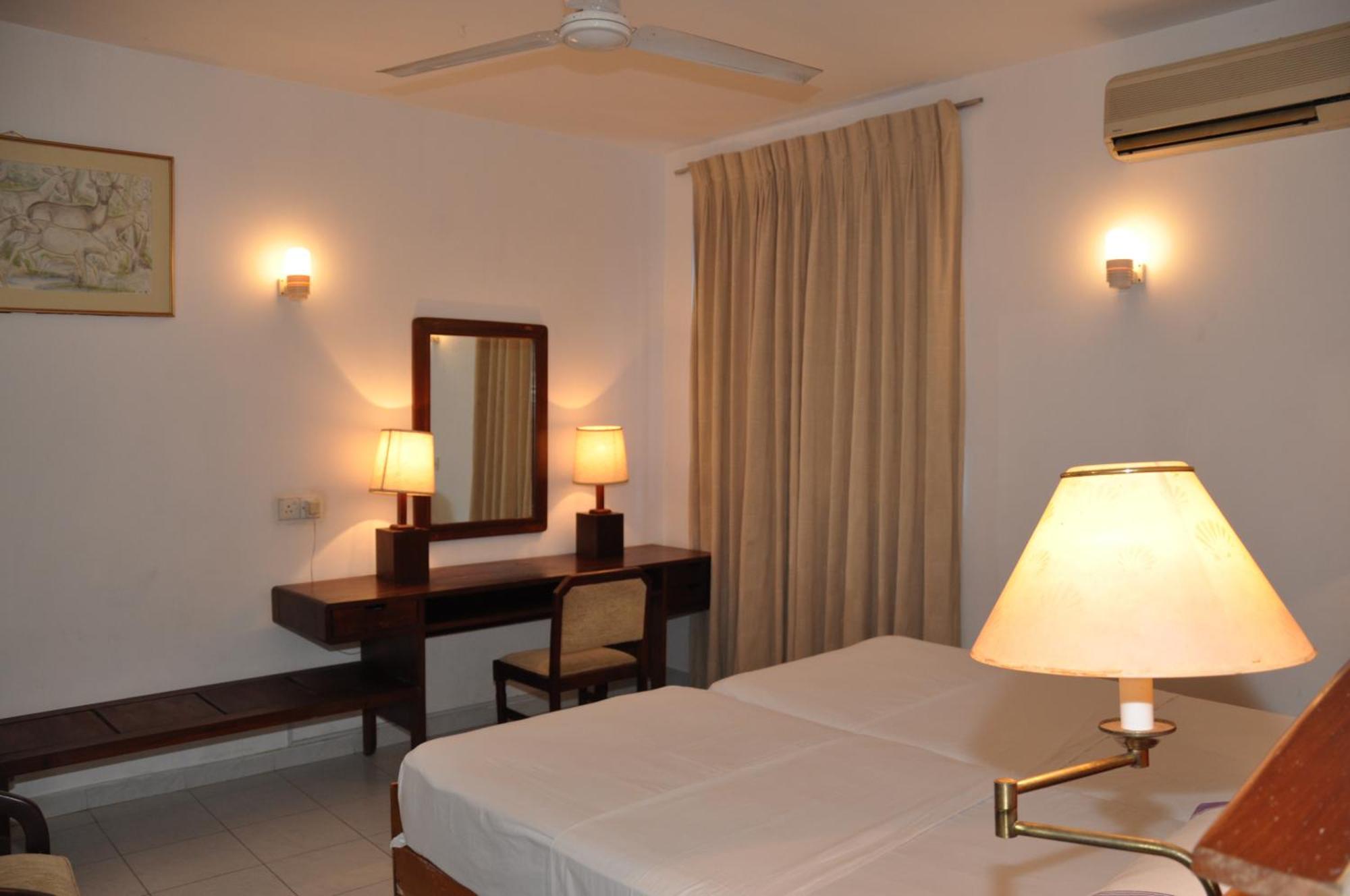 Ykd Tourist Rest Hikkaduwa Hotel ภายนอก รูปภาพ