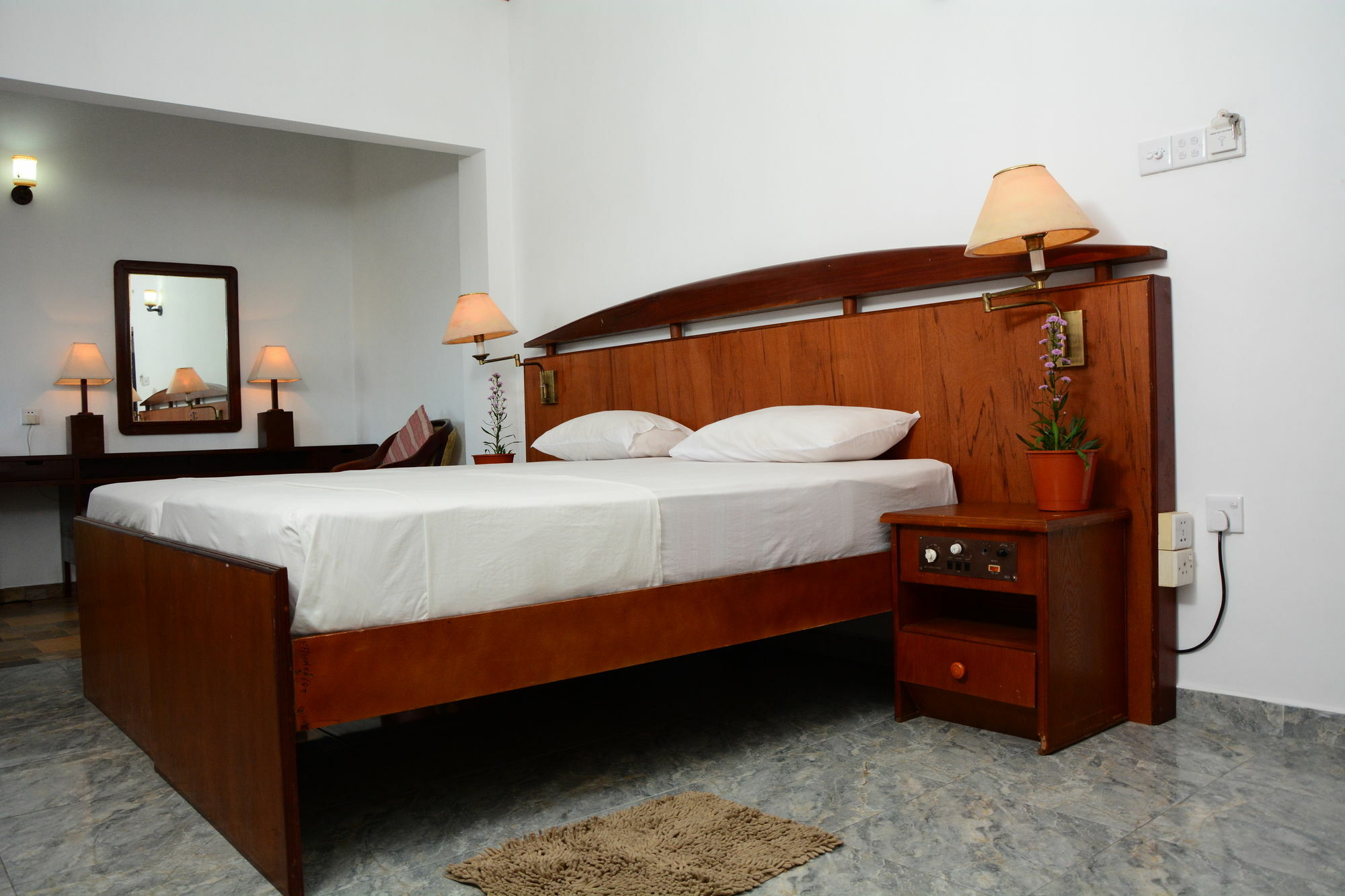 Ykd Tourist Rest Hikkaduwa Hotel ภายนอก รูปภาพ